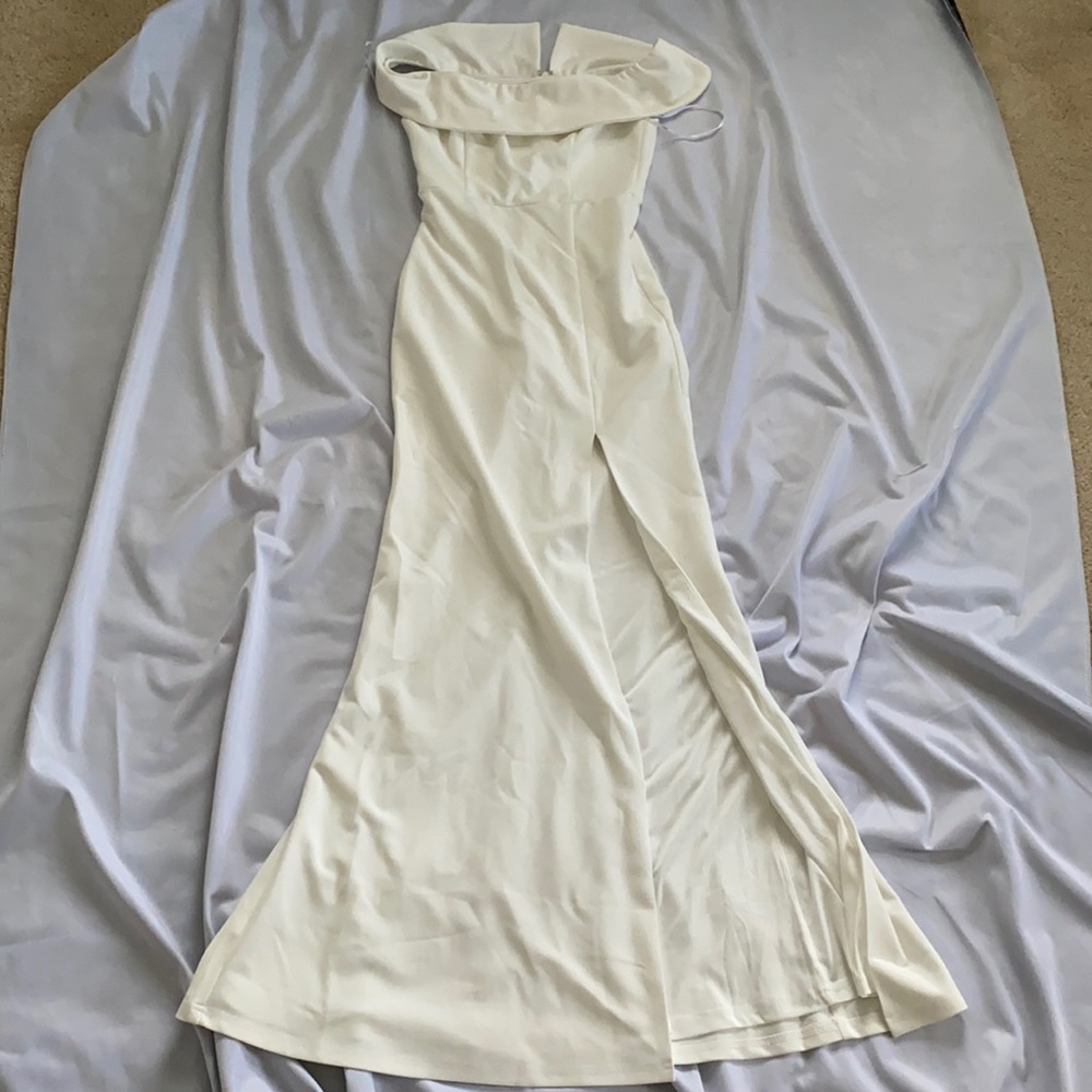 White lulus dress size small-perfect for brides!
